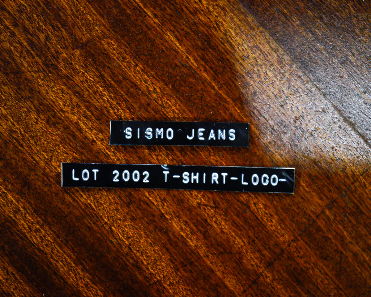 Sismo Lot 2002 "Logo" T-Shirt - Black