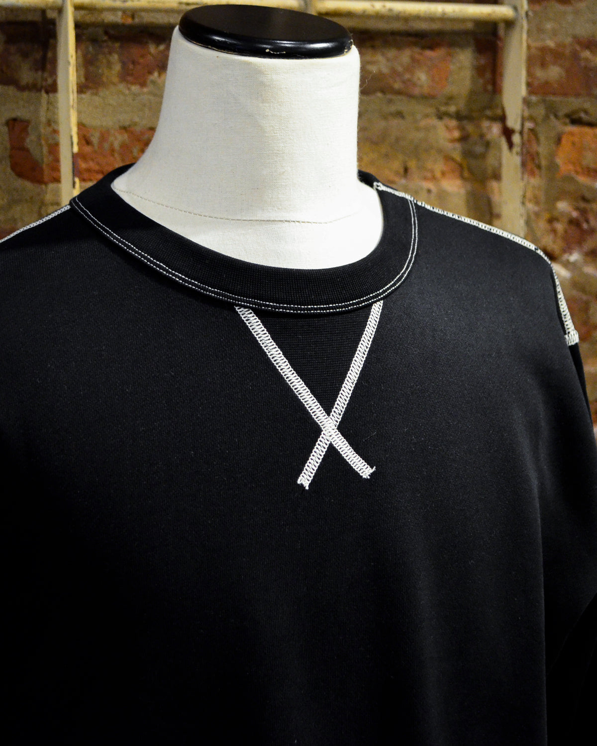 Sismo Lot 2002 Crewneck - Black