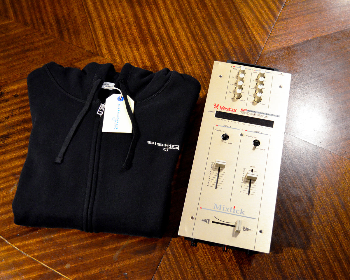 Sismo Lot 2002 Zip Hood